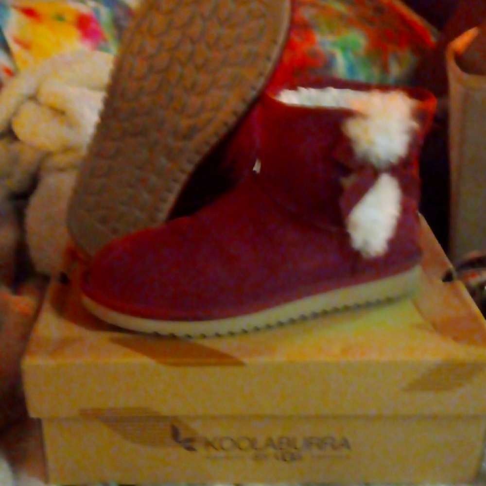 Koolaburra by UGG Burgandy Boots with Fur size 7
